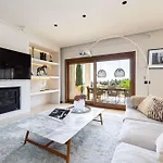 Villa Caramel - Excellent Location In Golden Mile