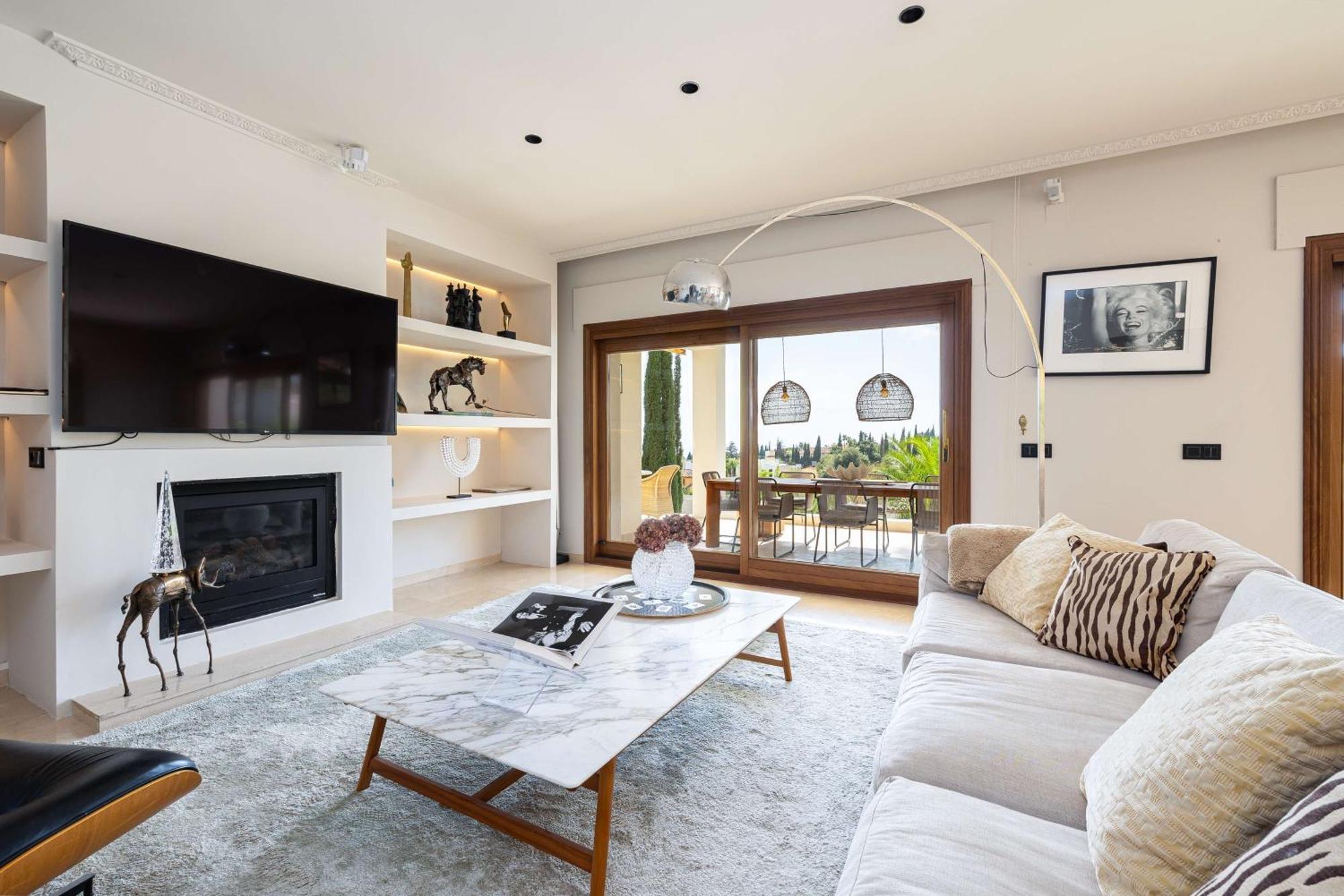 Villa Caramel - Excellent Location In Golden Mile *