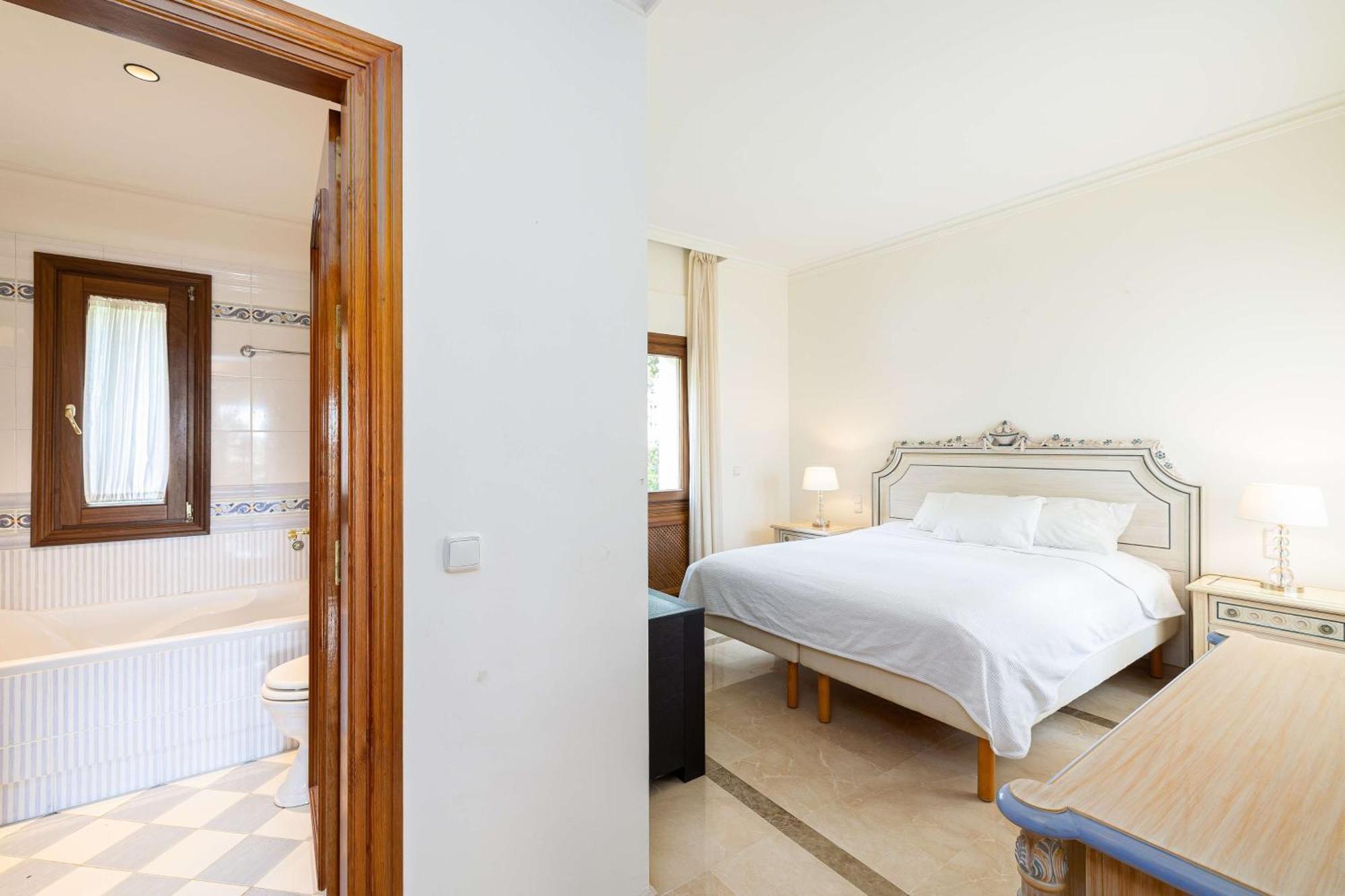 Caramel - Excellent Location In Golden Mile Villa *