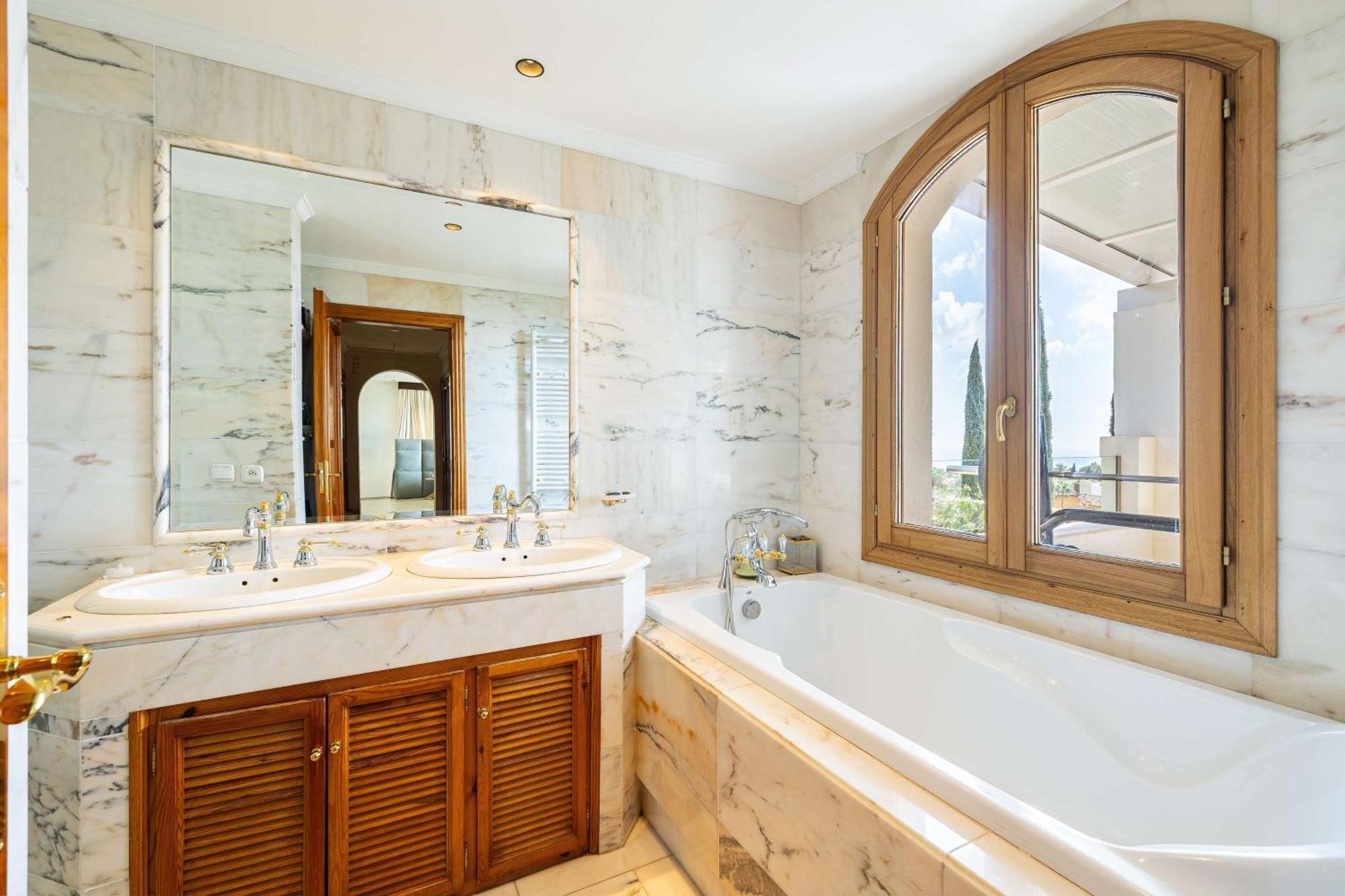 Caramel - Excellent Location In Golden Mile Villa *